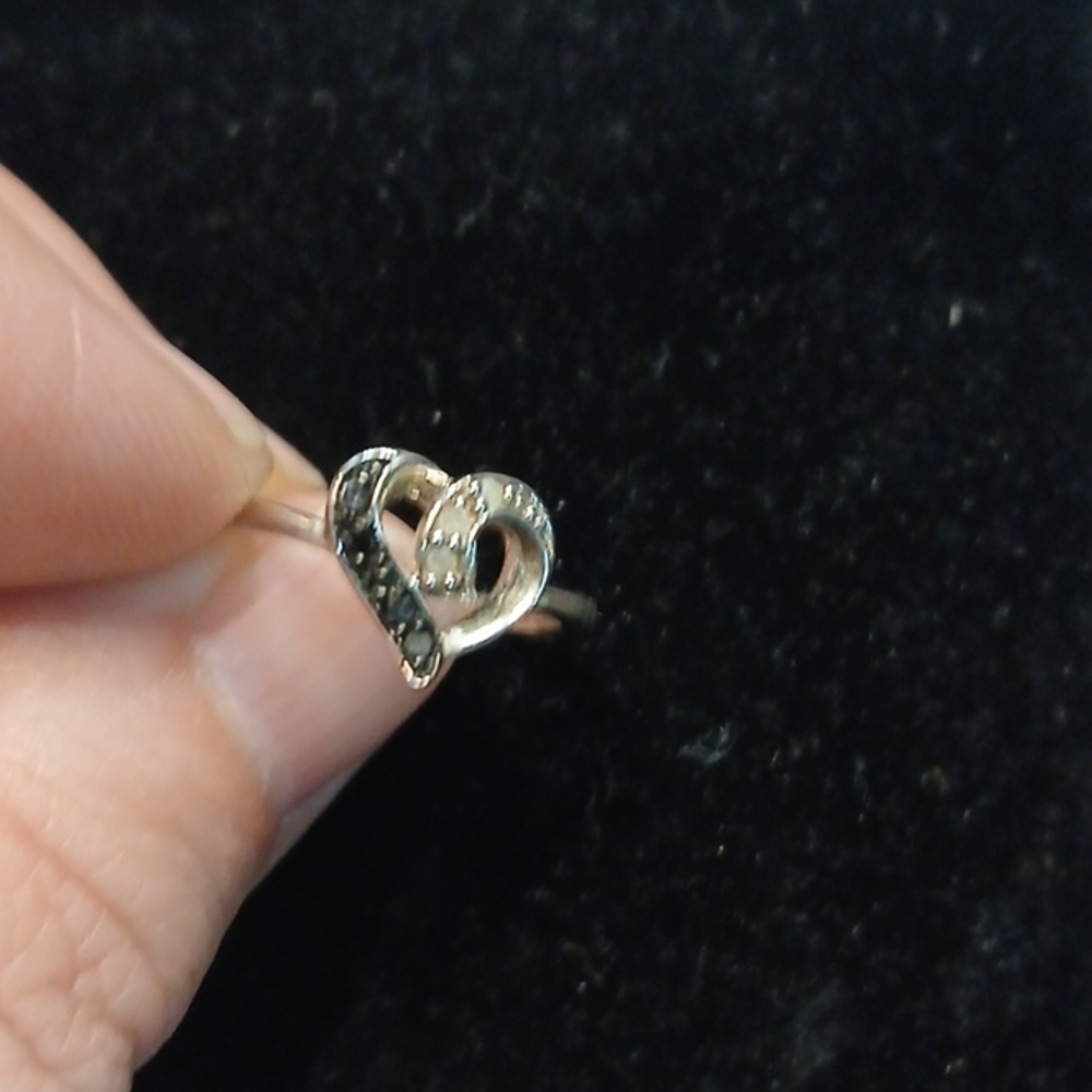 Silver Heart Openwork Ring with Black Accent Stones